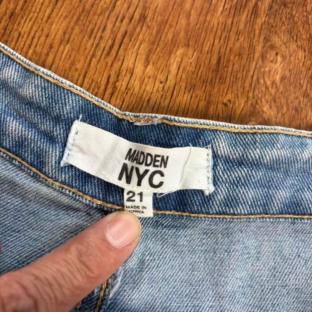 Madden NYC Blue Distressed Denim Shorts Butterfly Button Front Flap Size 21 - Picture 4 of 8